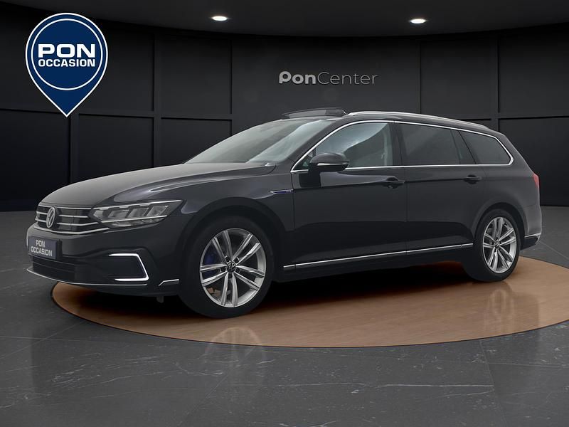 Zwart, metallic lak Gebruikt 2022 VW Passat Business Stationwagen | € 26.950 (Eerlijke prijs) - Afbeelding 1/3
