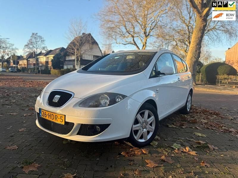 Wit (metallic) Gebruikt 2008 Seat Altea XL Business MPV | € 2.995 (Goede deal) - Afbeelding 1/4