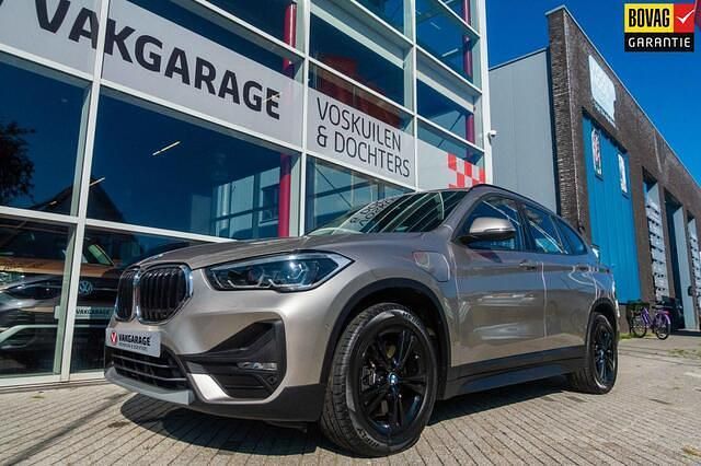 Grijs Gebruikt 2021 BMW X1 Basis SUV | € 31.950 (Iets duurder) - Afbeelding 1/4