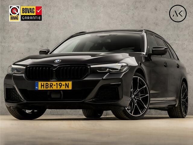 Grijs Gebruikt 2023 BMW 530 M Sport Stationwagen | € 48.945 (Eerlijke prijs) - Afbeelding 1/4
