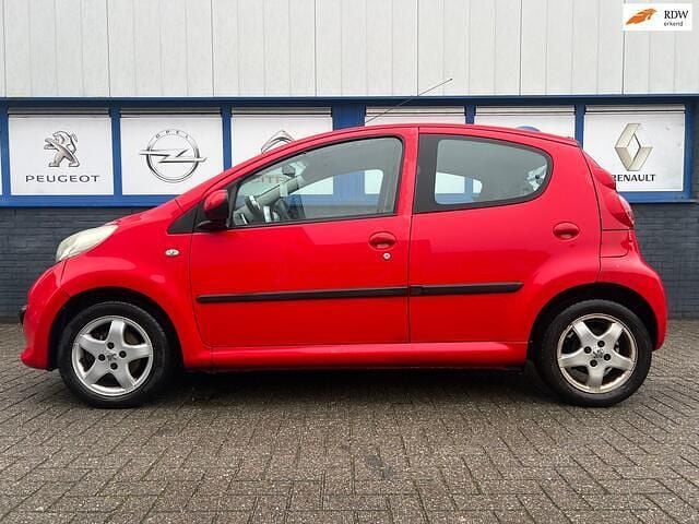 Occasion Peugeot 107 Urban Move 68 PK (50 kW) 2007 Rood Hatchback