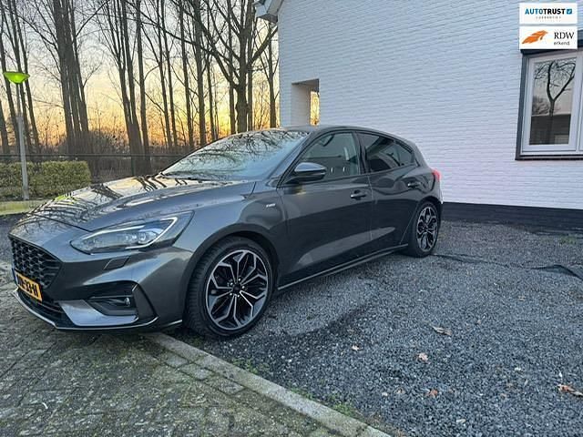 Grijs Occasion 2020 Ford Focus Vignale Hatchback | € 14.995 (Super prijs) - Afbeelding 1/4