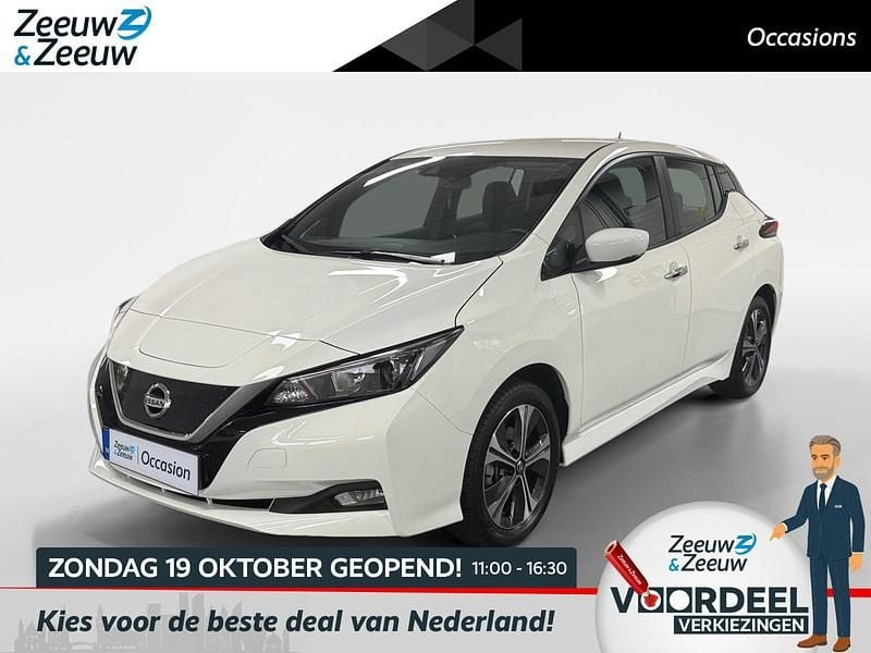 Blanc white & arctique black Gebruikt 2022 Nissan Leaf Acenta Hatchback | € 16.935 (Super prijs) - Afbeelding 1/4