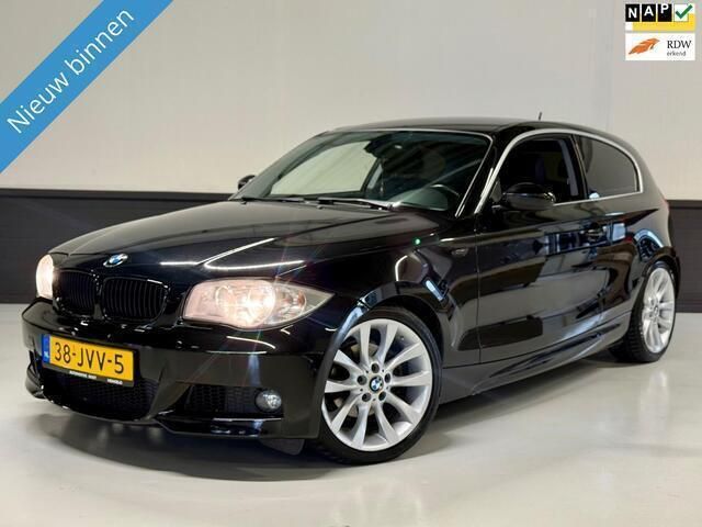Zwart Gebruikt 2009 BMW 118 M Sport Hatchback | € 5.440 (Iets duurder) - Afbeelding 1/4