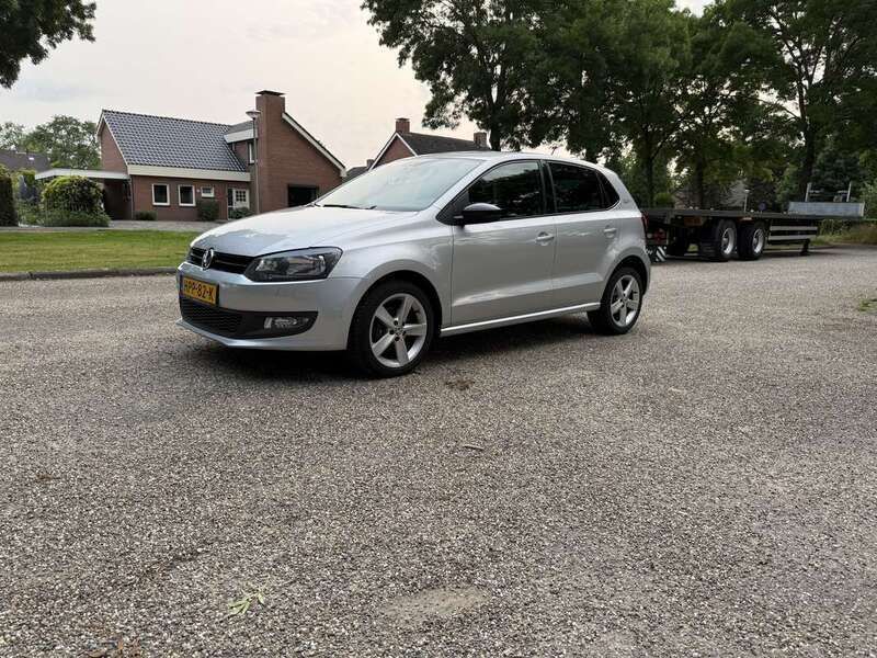 Grijs Gebruikt 2012 VW Polo Highline Hatchback | € 6.500 (Eerlijke prijs) - Afbeelding 1/4