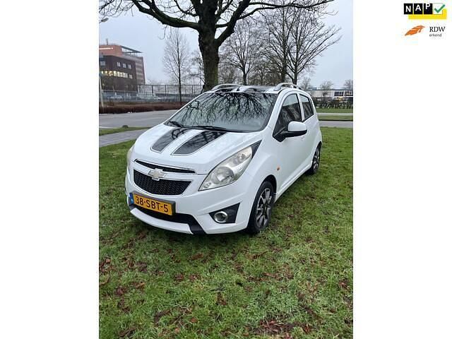 Wit Occasion 2011 Chevrolet Spark LS Hatchback | € 1.450 (Eerlijke prijs) - Afbeelding 1/4