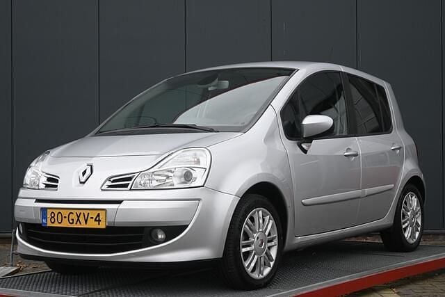 Grijs Gebruikt 2008 Renault Modus Dynamique MPV | € 4.450 (Eerlijke prijs) - Afbeelding 1/4