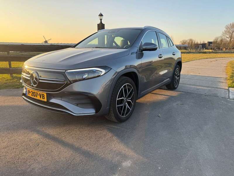 Grijs Gebruikt 2021 Mercedes EQA250 Edition 1 SUV | € 35.500 (Iets duurder) - Afbeelding 1/4