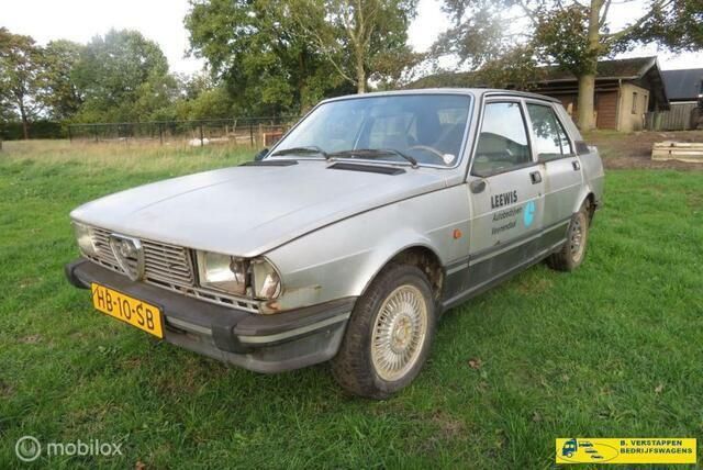 Grijs metallic Gebruikt 1981 Alfa Romeo Giulietta Hatchback | € 2.450 - Afbeelding 1/4
