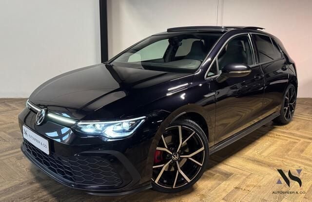 Zwart, metallic lak Gebruikt 2022 VW Golf VIII GTD Sedan | € 35.440 (Eerlijke prijs) - Afbeelding 1/4