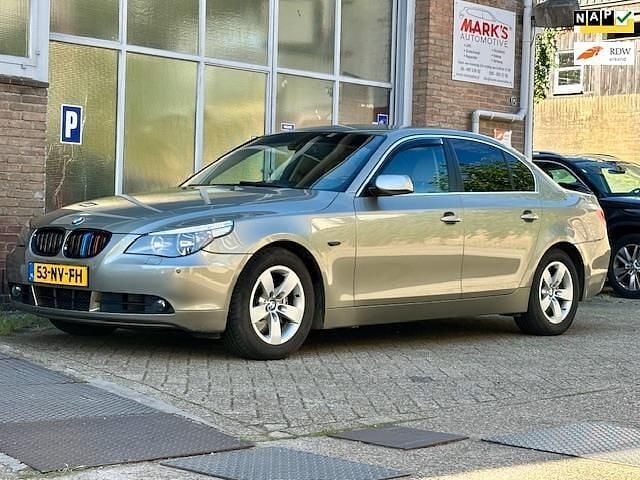 Groen Gebruikt 2004 BMW 530 Executive Sedan | € 3.495 (Super prijs) - Afbeelding 1/4