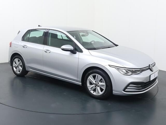 Occasion VW Golf VIII Life 110 PK (80 kW) 2023 Grijs Hatchback