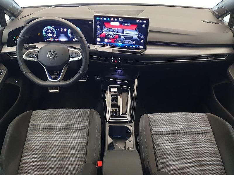 Occasion VW Golf VIII GTE 272 PK (200 kW) 2025 Wit Hatchback