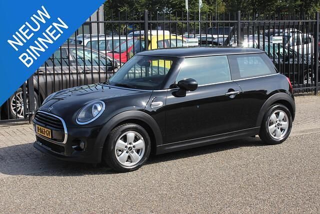 Zwart Gebruikt 2020 Mini Cooper Hatchback | € 16.450 (Super prijs) - Afbeelding 1/4