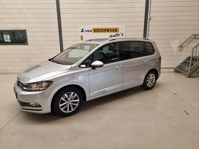 Grijs Gebruikt 2017 VW Touran MPV | € 15.950 (Goede deal) - Afbeelding 1/4