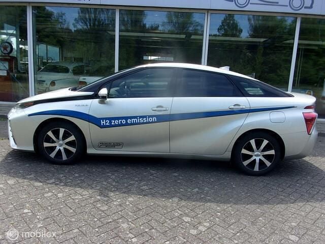 Occasion Toyota Mirai 154 PK (113 kW) 2016 Grijs Sedan