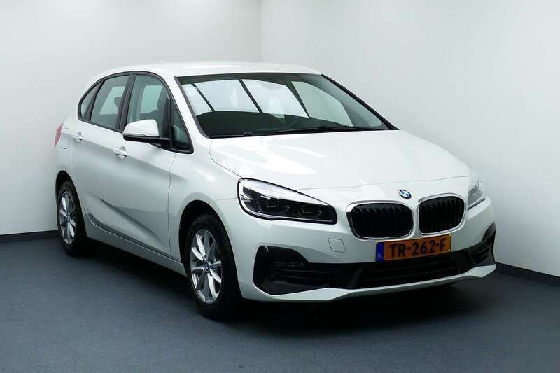 Wit Gebruikt 2018 BMW 218 Active Tourer Executive MPV | € 15.949 (Iets duurder) - Afbeelding 1/4