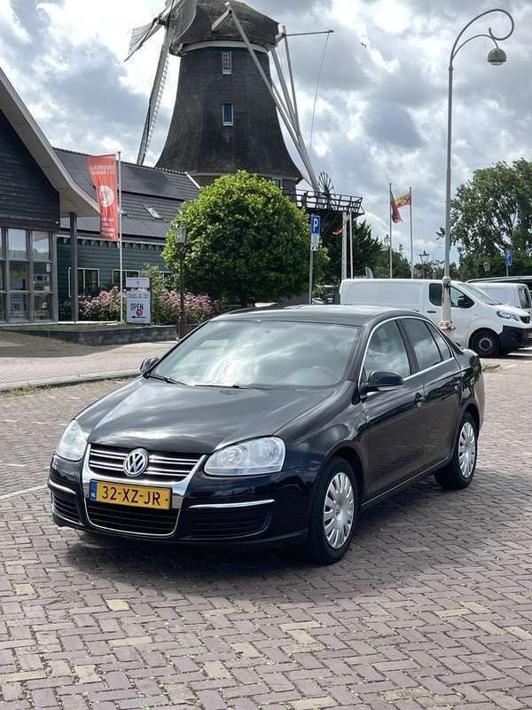 Gebruikt 2007 VW Jetta Sedan | € 2.300 (Eerlijke prijs) - Afbeelding 1/4