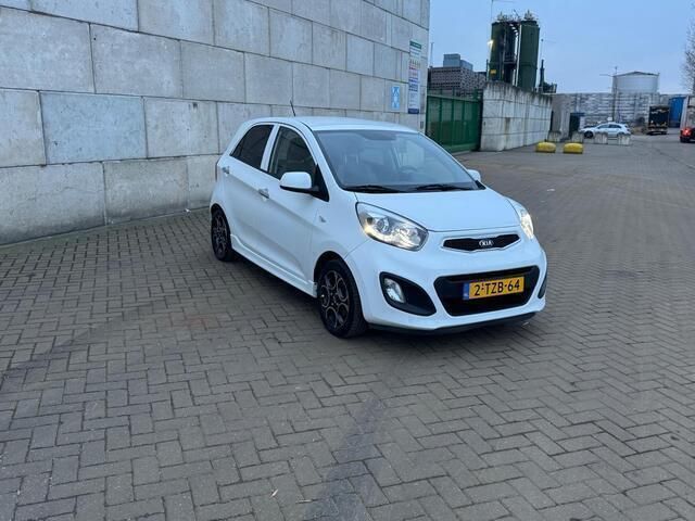 Wit Gebruikt 2014 Kia Picanto FIFA World Cup Edition Hatchback | € 5.995 (Eerlijke prijs) - Afbeelding 1/4