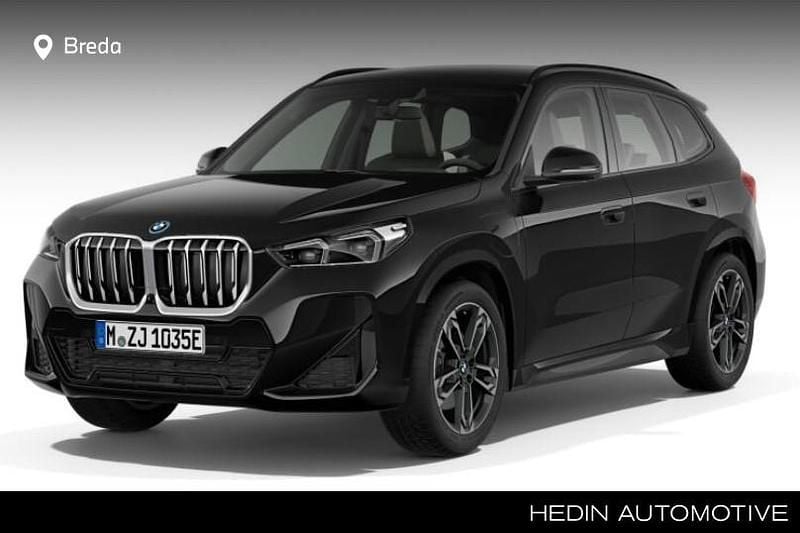 Zwart Nieuw 2025 BMW X1 Sport Line SUV | € 64.991 (Super prijs) - Afbeelding 1/4