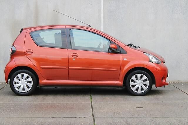 Occasion Toyota Aygo Comfort 68 PK (50 kW) 2012 Oranje Hatchback