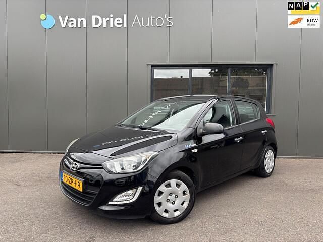 Zwart Gebruikt 2013 Hyundai i20 Edition Hatchback | € 5.740 (Eerlijke prijs) - Afbeelding 1/4