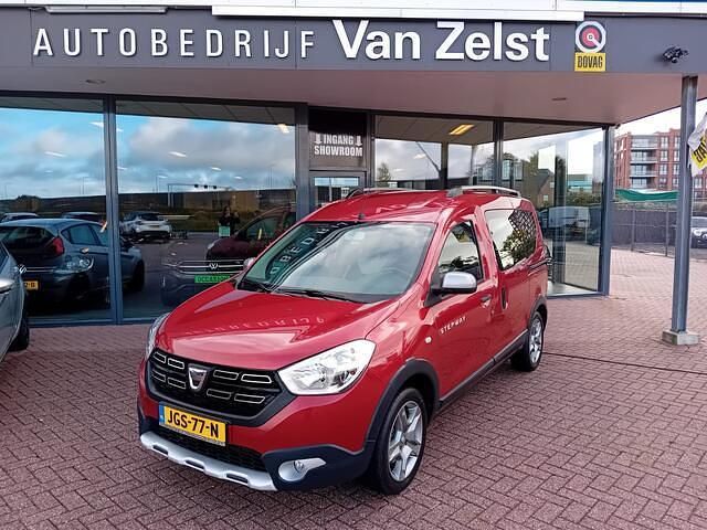 Rood Gebruikt 2019 Dacia Dokker Stepway Van | € 16.950 - Afbeelding 1/4