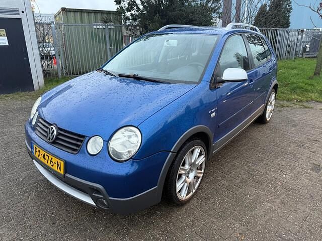 Blauw (metallic) Gebruikt 2004 VW Polo Cross Comfortline Hatchback | € 1.499 (Super prijs) - Afbeelding 1/4