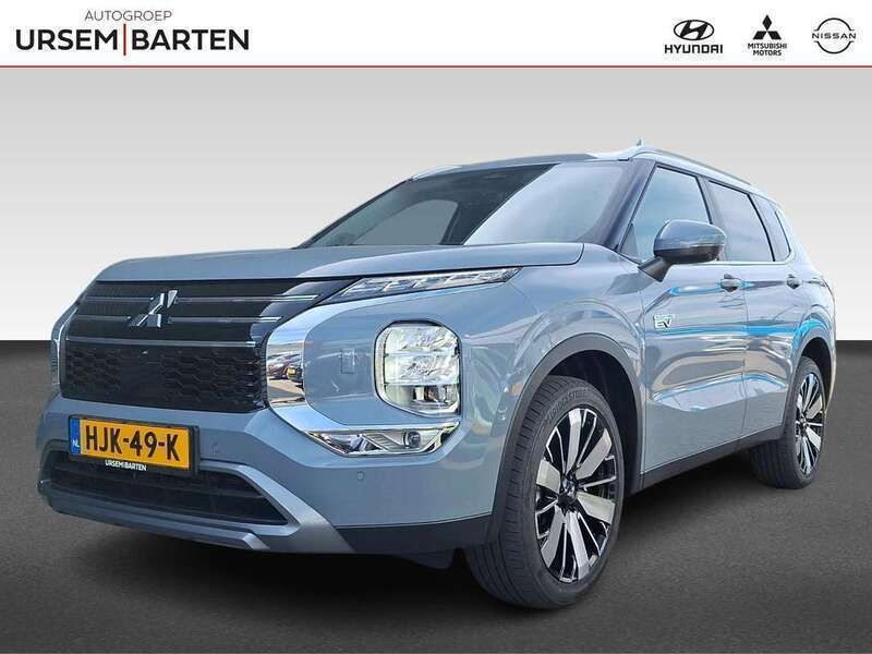 Grijs Gebruikt 2025 Mitsubishi Outlander Edition SUV | € 56.788 - Afbeelding 1/4