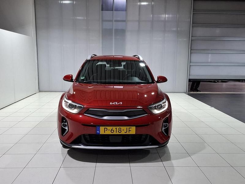 Occasion Kia Stonic 101 PK (74 kW) 2022 Rood SUV