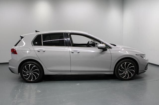 Occasion VW Golf VIII Life 110 PK (80 kW) 2021 Grijs Hatchback