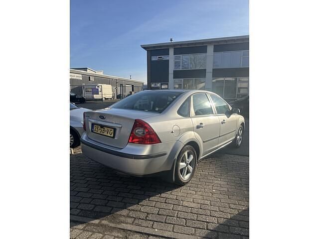 Occasion Ford Focus 101 PK (74 kW) 2005 Grijs Sedan