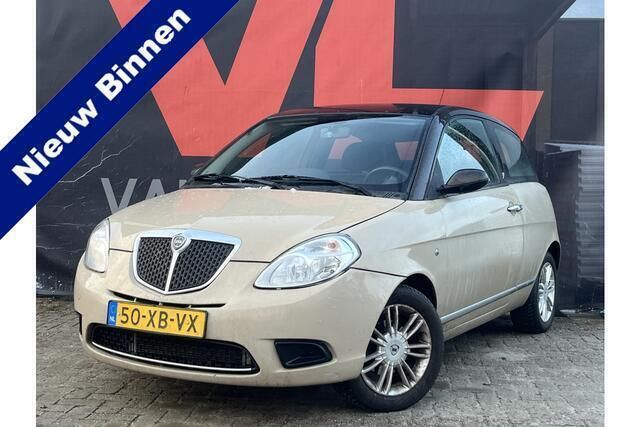 Beige, metallic lak Gebruikt 2007 Lancia Ypsilon Hatchback | € 1.448 (Eerlijke prijs) - Afbeelding 1/4
