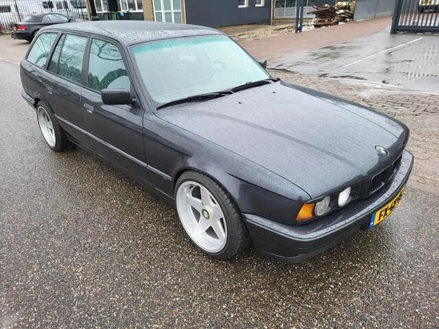 Zwart Gebruikt 1992 BMW 530 Executive Stationwagen | € 6.450 - Afbeelding 1/4