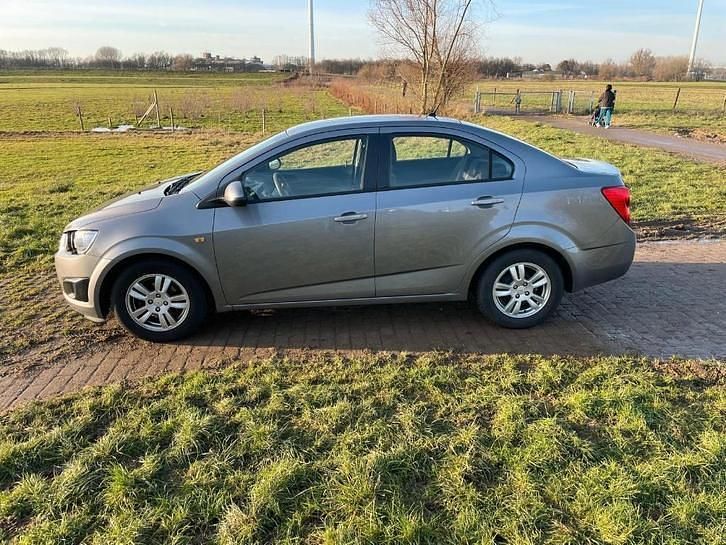 Occasion 2012 Chevrolet Aveo Sedan | € 2.750 (Eerlijke prijs) - Afbeelding 1/4