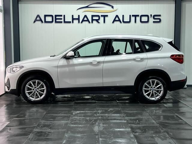 Wit Gebruikt 2020 BMW X1 Executive SUV | € 24.950 (Super prijs) - Afbeelding 1/3