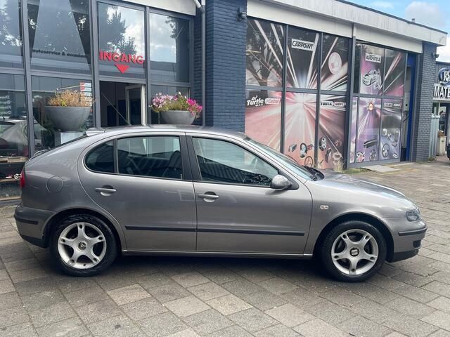 Occasion Seat Leon Sport 125 PK (91 kW) 2004 Grijs Hatchback