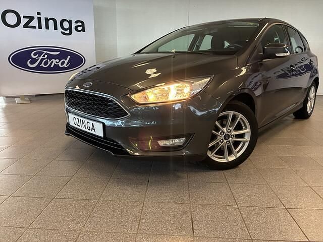 Grijs Occasion 2017 Ford Focus Trend+ Hatchback | € 9.800 (Goede deal) - Afbeelding 1/4
