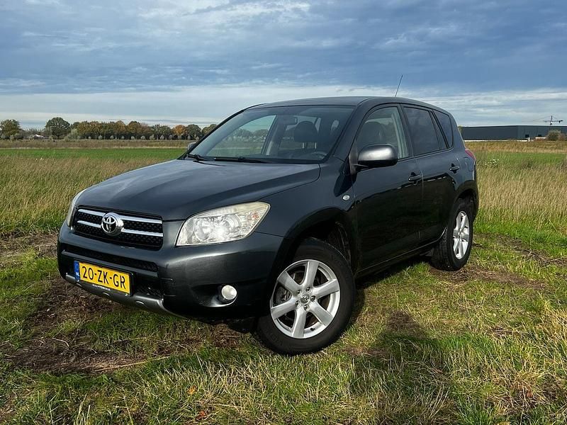 Grijs Gebruikt 2008 Toyota RAV4 SUV | € 9.250 (Eerlijke prijs) - Afbeelding 1/4