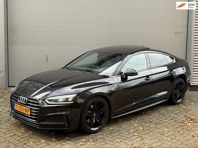 Zwart Gebruikt 2019 Audi A5 Sportback Black Edition Hatchback | € 24.949 (Eerlijke prijs) - Afbeelding 1/4
