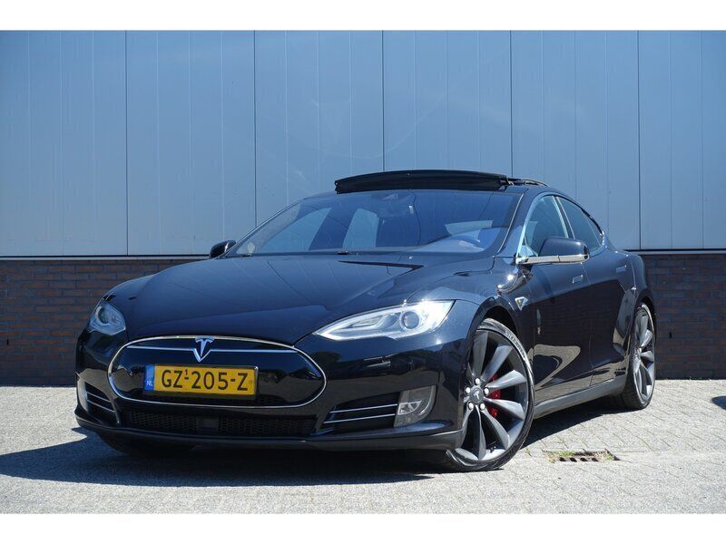 Zwart Gebruikt 2015 Tesla Model S Performance Sedan | € 26.499 (Eerlijke prijs) - Afbeelding 1/4
