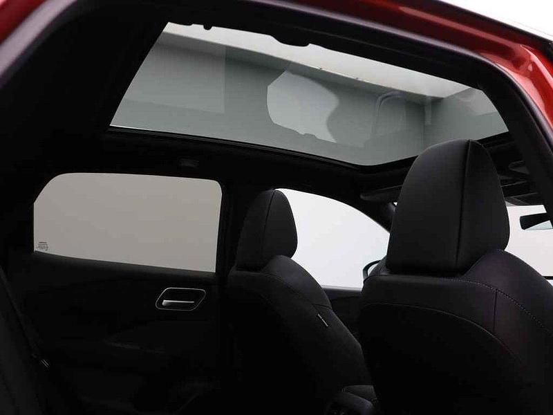 Nieuw Nissan Qashqai Tekna+ 158 PK (116 kW) 2025 Rood SUV
