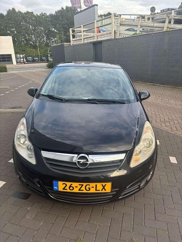 Zwart Gebruikt 2008 Opel Corsa Enjoy Hatchback | € 3.500 (Eerlijke prijs) - Afbeelding 1/4