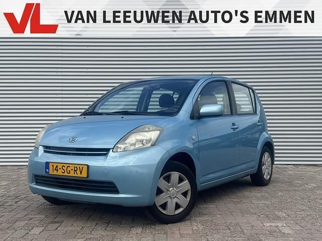Blauw Gebruikt 2006 Daihatsu Sirion Hatchback | € 1.948 (Goede deal) - Afbeelding 1/4