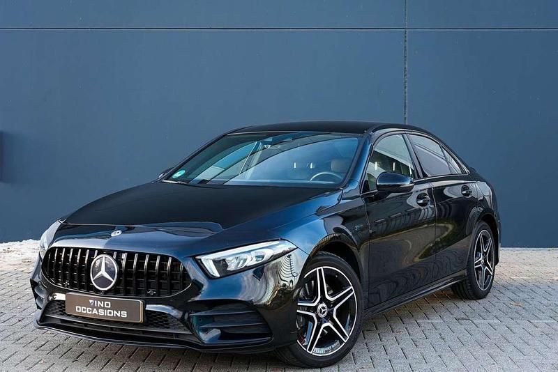 Zwart Gebruikt 2020 Mercedes A250 AMG line Sedan | € 27.500 (Duur) - Afbeelding 1/4