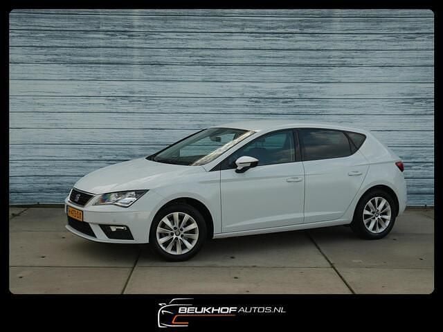Wit Gebruikt 2020 Seat Leon Style Hatchback | € 12.950 (Super prijs) - Afbeelding 1/4