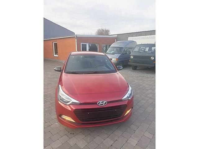 Rood Gebruikt 2018 Hyundai i20 Hatchback | € 6.950 (Super prijs) - Afbeelding 1/4
