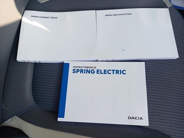 Occasion Dacia Spring Comfort Plus 33 kW (45 PK) 2023 Zwart Hatchback