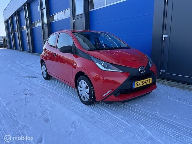 Occasion Toyota Aygo 69 PK (50 kW) 2018 Rood Hatchback