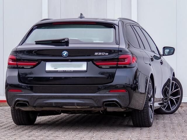 Occasion BMW 530e M Sport 291 PK (214 kW) 2024 Zwart (metallic) Stationwagen